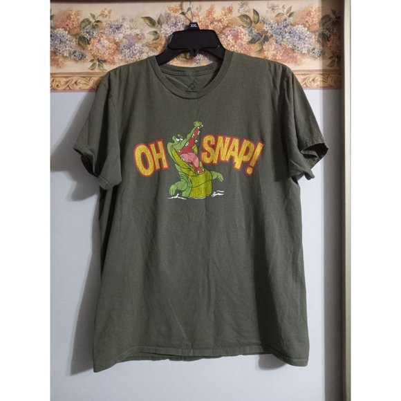 Disneyland Walt Disney World Green Medium Oh Snap Gator Peter Pan T-Shirt Top - Picture 1 of 3